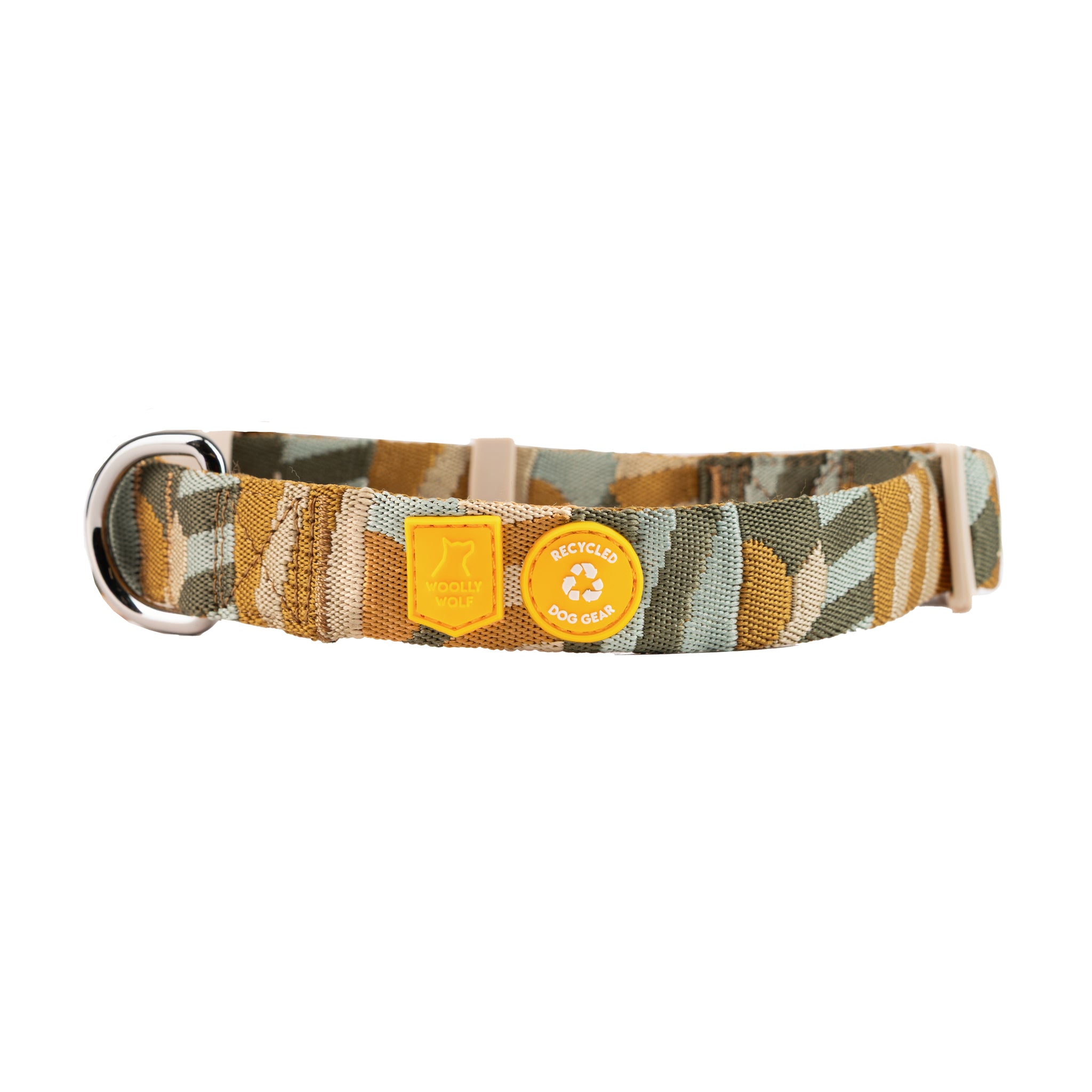 Camouflage-patterned dog collar with yellow tags and a metal D-ring on a white background.